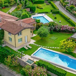 Piscina Panoramica - La Casa Volante , Soiano Del Lago Italien